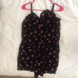 Summer cute spring/summer floral romper.